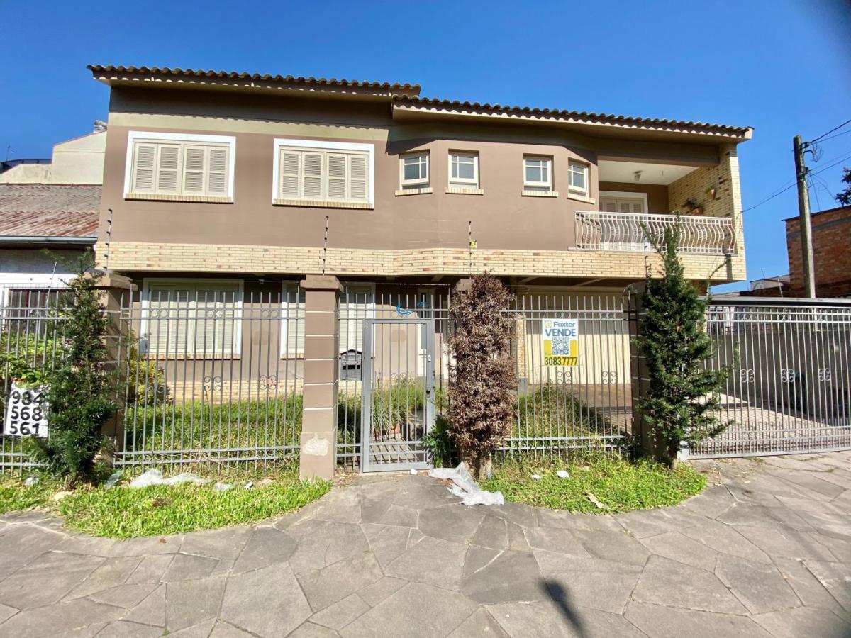 Casa à venda com 4 quartos, 284m² - Foto 1